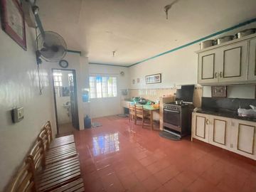 FOR SALE PRE OWNED HOUSE IN ANGELES CITY PAMPANGA NEAR CASINO FILIPINO AND SM CLARK