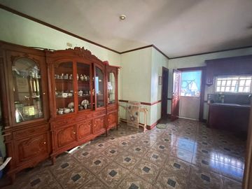 FOR SALE PRE OWNED HOUSE IN ANGELES CITY PAMPANGA NEAR CASINO FILIPINO AND SM CLARK