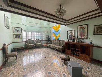 FOR SALE PRE OWNED HOUSE IN ANGELES CITY PAMPANGA NEAR CASINO FILIPINO AND SM CLARK