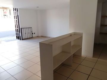 EN VENTA EDIFICIO CON MAGNIFICA UBICACION EN ESQUINA EN CUERNAVACA, MORELOS.