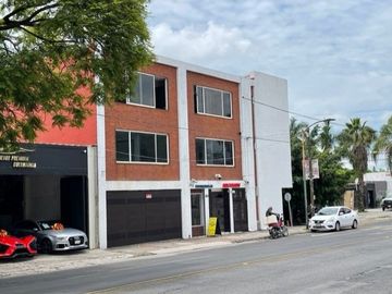 EN VENTA EDIFICIO CON MAGNIFICA UBICACION EN ESQUINA EN CUERNAVACA, MORELOS.