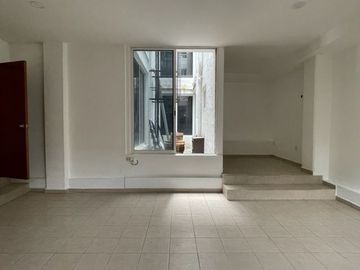 EN VENTA EDIFICIO CON MAGNIFICA UBICACION EN ESQUINA EN CUERNAVACA, MORELOS.