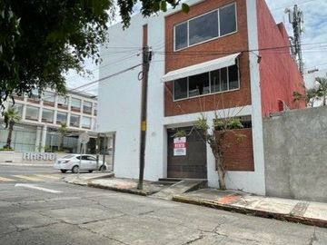 EN VENTA EDIFICIO CON MAGNIFICA UBICACION EN ESQUINA EN CUERNAVACA, MORELOS.