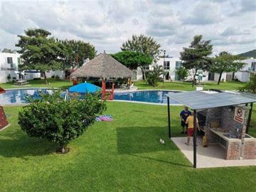 Casa en Venta con alberca de 2 recamaras  en Yautepec Morelos