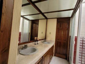 CASA EN VENTA DE 5 RECAMARAS EN EL CAMPANARIO PUEBLA