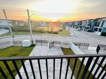 Twin house for sale, Lake Serene Rama 2 (Phase 4), modern design Usable area like a single house/34-TH-66005