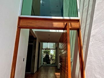 Hermosa Residencia en juriquilla Venta