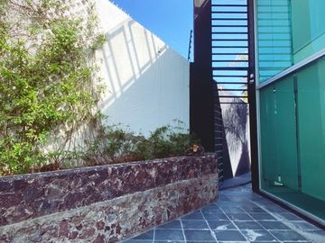 Hermosa Residencia en juriquilla Venta