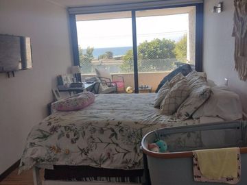 Gran departamento amoblado de 1 dormitorio a la venta en Concon