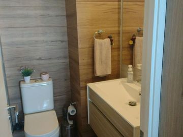 Gran departamento amoblado de 1 dormitorio a la venta en Concon