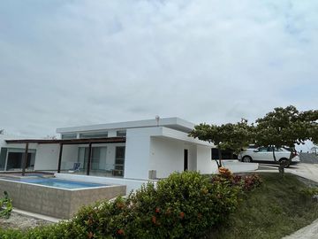 Venta de casa en Cojimies.