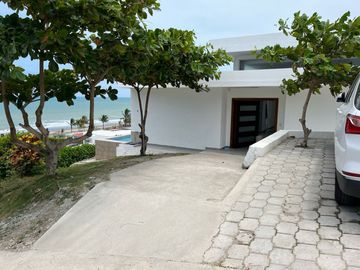 Venta de casa en Cojimies.