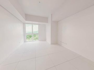 Pre Selling , Q.C,Balintawak Cloverleaf