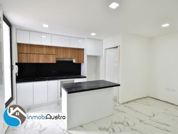 El Valle, Venta de Casa Rentera  01 LOCAL COMERCIAL + 02 APARTAMENTOS