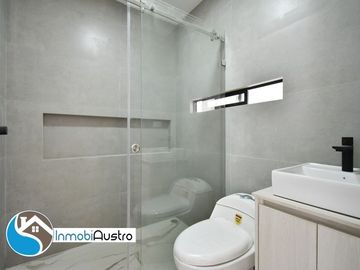 El Valle, Venta de Casa Rentera  01 LOCAL COMERCIAL + 02 APARTAMENTOS