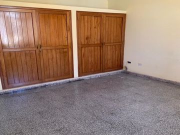 VENDO CASA DE TRES PISOS  EN LA URB. MAGISTRAL - PIURA