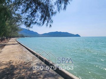 Beach Land for Sale, at Prachuab Beach, 4 Rai 1 Ngan, price 15 Million Baht per Rai