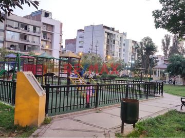 Se Vende Terreno Residencial En Ate Limite Con La Molina