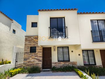 CASA EN VENTA ¡GRAN OPORTUNIDAD! en Capital Sur, Querétaro.