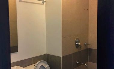 FOR LEASE! Studio unit w/ parking in the Axis Residences, Pioneer Street, Mandaluyong