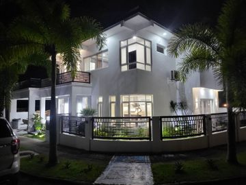 Modern Corner VIP House for Lease Near Nuvali Ayala Malls  Over looking laguna de Bay and Mt. Makiling