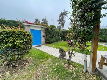 ¡OPORTUNIDAD! EN VENTA CASA DE LINDO DISEÑO Y PISCINA EN CONDOMINIO PRIVADO PASO CHICO