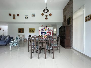 ¡OPORTUNIDAD! EN VENTA CASA DE LINDO DISEÑO Y PISCINA EN CONDOMINIO PRIVADO PASO CHICO