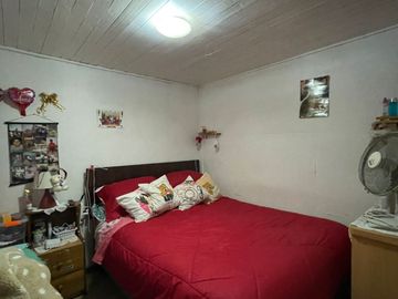 Casa cercana a Av. Lo Errazuriz, Cerrillos
