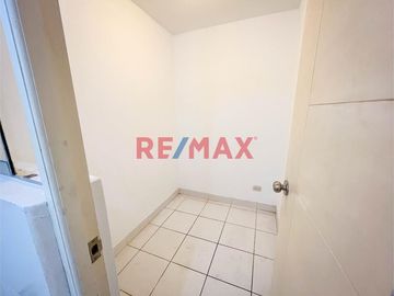 Venta De Bonito Departamento + 2 Cocheras + Almacén