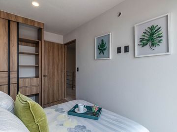 CASA EN VENTA AL SUR DE CUERNAVACA CON ALBERCA Y JARDIN