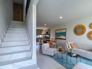 CASA EN VENTA AL SUR DE CUERNAVACA CON ALBERCA Y JARDIN