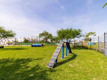 CASA EN VENTA AL SUR DE CUERNAVACA CON ALBERCA Y JARDIN