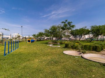 CASA EN VENTA AL SUR DE CUERNAVACA CON ALBERCA Y JARDIN