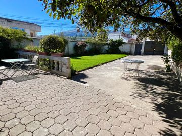 Casa de venta en Otavalo, calle Sucre, 929 m2