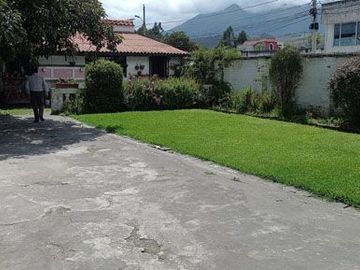 Casa de venta en Otavalo, calle Sucre, 929 m2