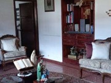 Casa de venta en Otavalo, calle Sucre, 929 m2