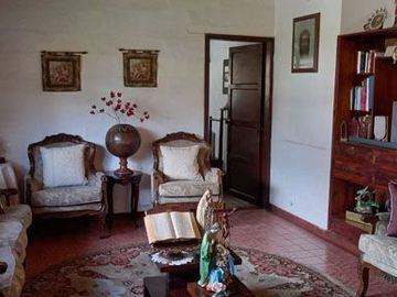 Casa de venta en Otavalo, calle Sucre, 929 m2