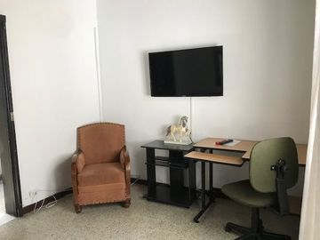 Venta de Hostal y Locales Comerciales Laureles