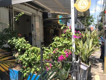 Venta de Hostal y Locales Comerciales Laureles