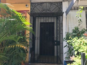 Venta de Hostal y Locales Comerciales Laureles