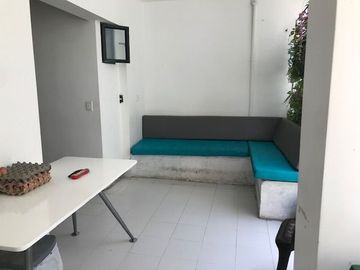 Venta de Hostal y Locales Comerciales Laureles