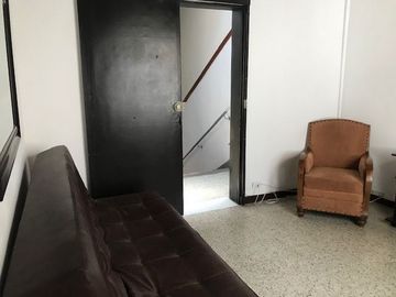 Venta de Hostal y Locales Comerciales Laureles