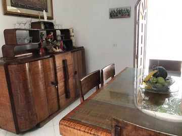 Venta de Hostal y Locales Comerciales Laureles