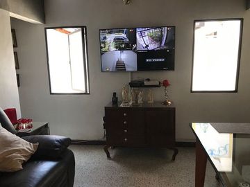 Venta de Hostal y Locales Comerciales Laureles