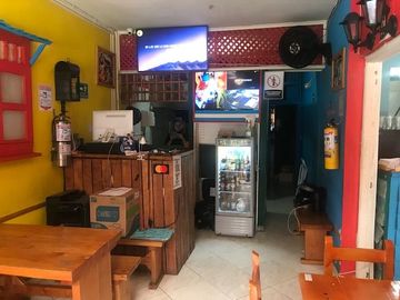 Venta de Hostal y Locales Comerciales Laureles
