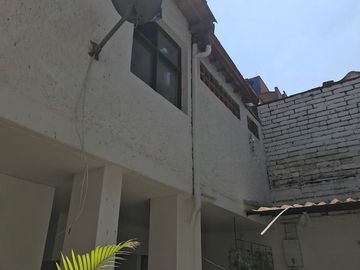 Venta de Hostal y Locales Comerciales Laureles