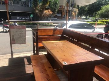 Venta de Hostal y Locales Comerciales Laureles