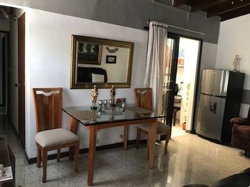 Venta de Hostal y Locales Comerciales Laureles