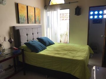 Venta de Hostal y Locales Comerciales Laureles