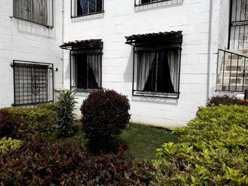 Oportunidad única: casa de primer piso con fácil acceso y gran potencial
